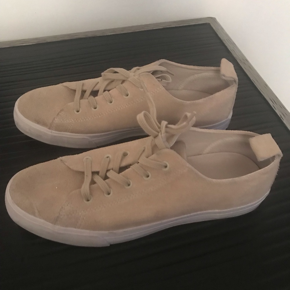 Saturday’s New York City Men Sneakers